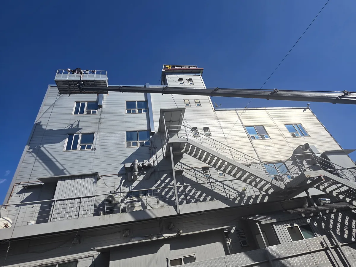 충주시 충의동 건물 화장실 세면대 살균 위생청소 사례 - 행진크린